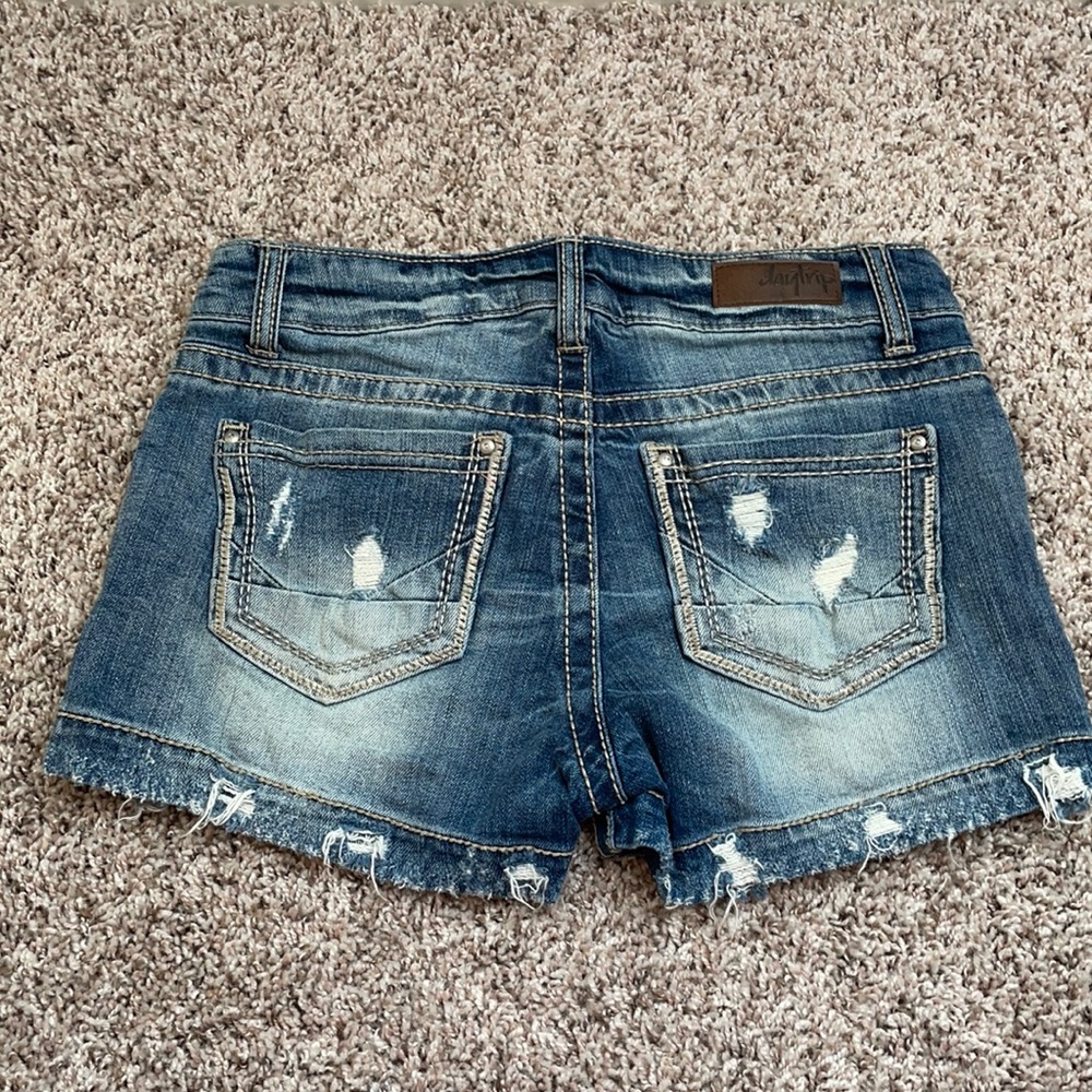 EUC Daytrip Virgo Shorts